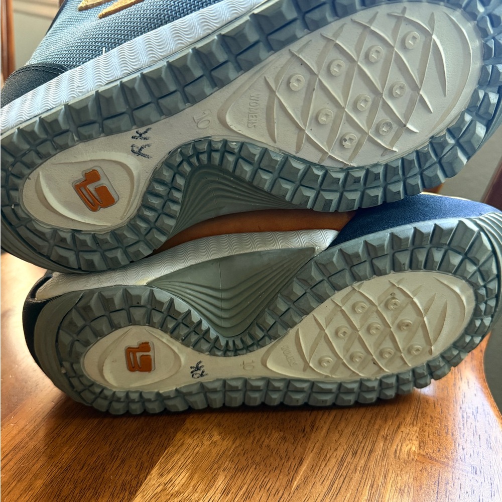 Burton Snowboarding Boots - Tan and Gray - Picture 7 of 8